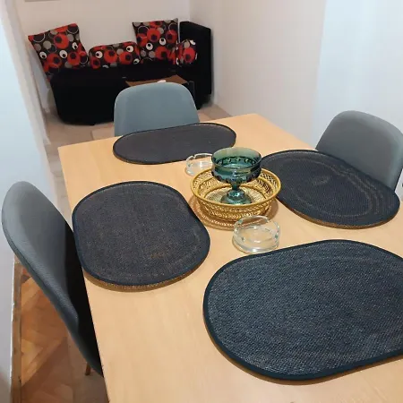 Διαμέρισμα 019 *